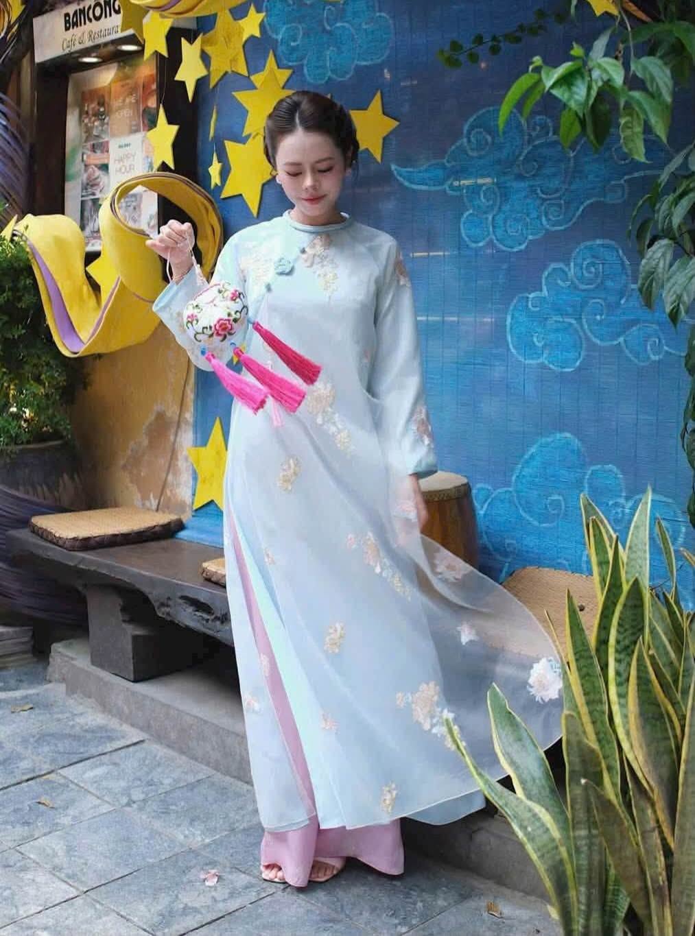 Light Blue Set Ao Dai Cach Tan/Ao Dai for Girls/ Ao Dai Vietnam/ Flared Long Sleeves Ao Dai Modern Vietnamese Dress with Pants CT299