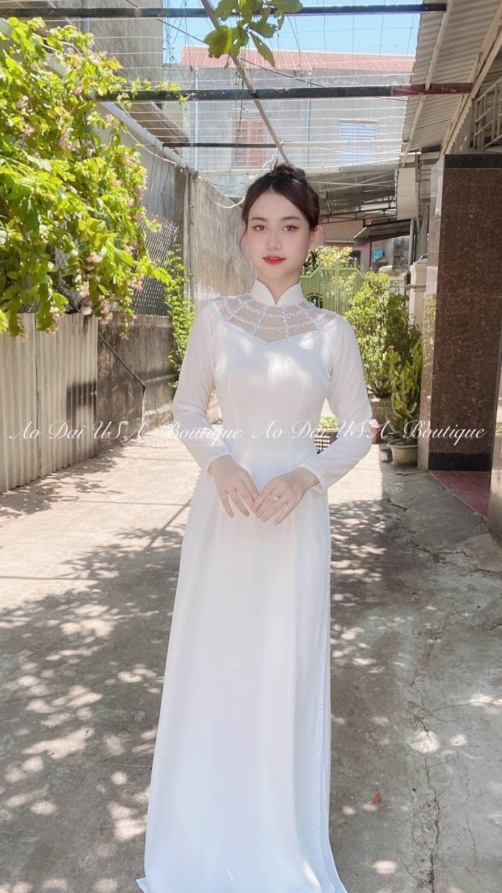Set White design ao dai/Chiffon Design with Crystal /double length for dress and pants/Ao dài ready to ship,Vietnamese ao dai.