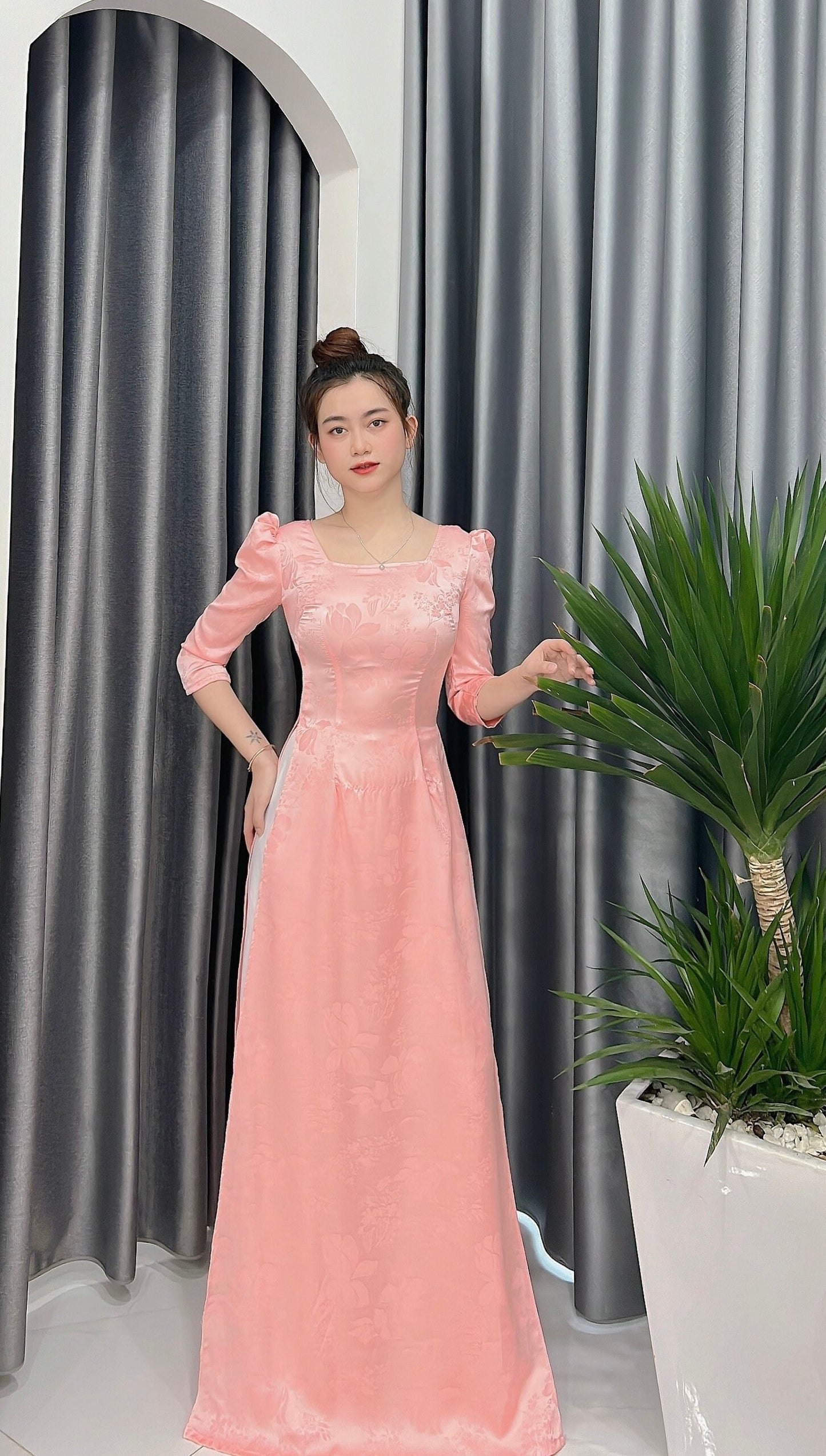 Only Áo-Ao Dai Co Vuong Lua Thai Tuan- TT77