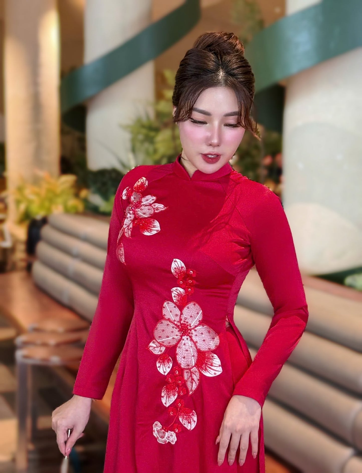 Set Ao Dai Lua Tô Châu Design Embroidered with Red Pants/ Luna New Year 2026/B241