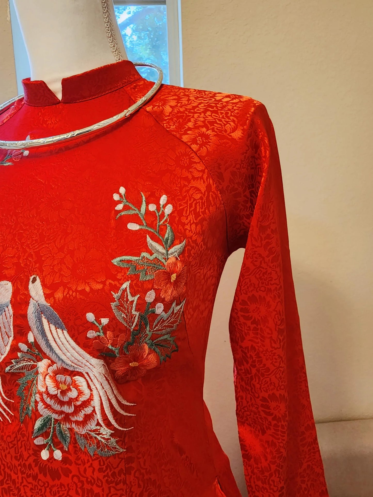 Set Ao Dai Lua Tra Mi Embroidered/ Red Pants included/TT173